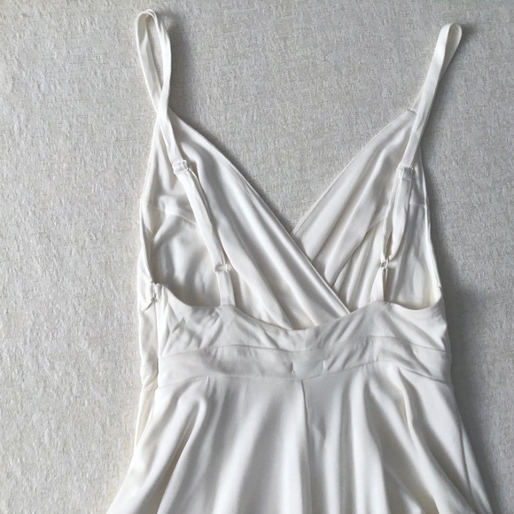 Urban Outfitters Kimchi Blue Size Small White Romper Flirty Girly Wrap Style - Picture 9 of 14